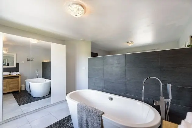 Villa, Banyolu/Duşlu, Havuz Manzaralı (4 étoiles)