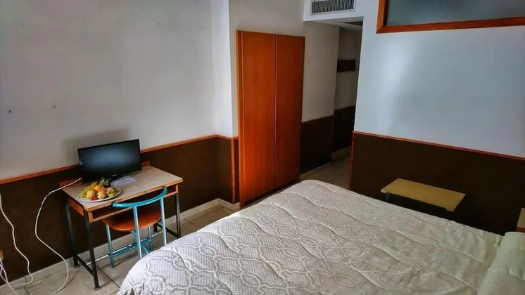 Üç Kişilik Oda