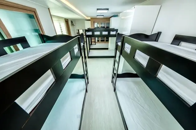 Ortak Ranzalı Oda, Sadece erkekler için (6 people)