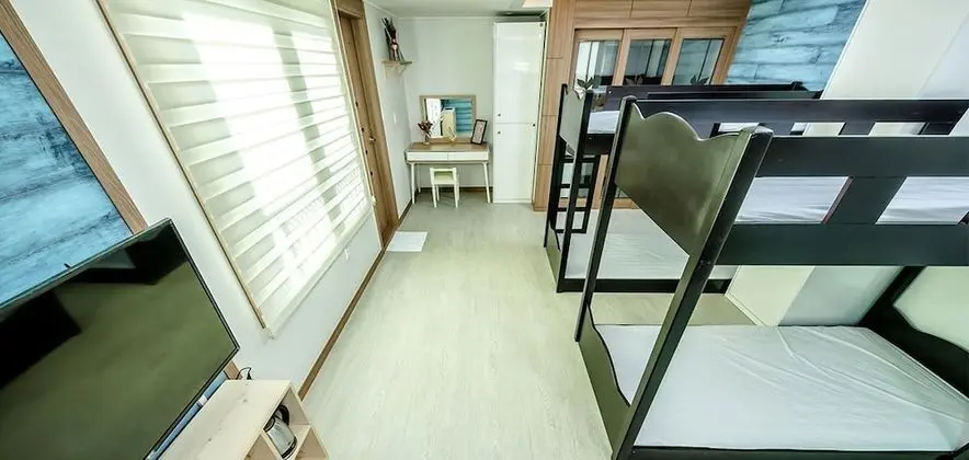 Ortak Ranzalı Oda, Sadece kadınlar için (8 people)