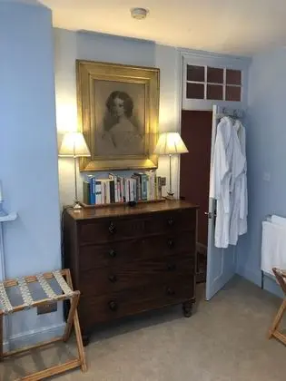 Tek Büyük Yataklı Oda (Blue Room)