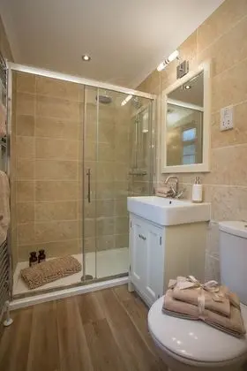 Luxury Apart Daire, Banyolu/Duşlu (With Hot Tub)