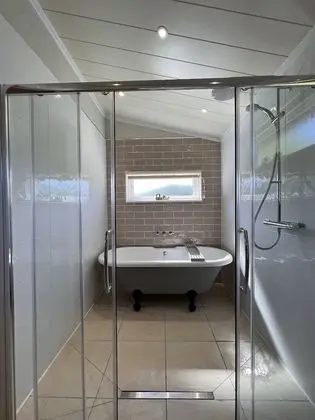 Romantic Apart Daire, Banyolu/Duşlu