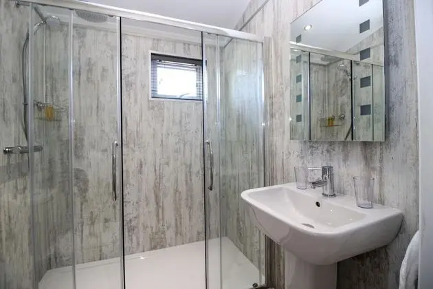 Luxury Apart Daire, Banyolu/Duşlu (With Hot Tub)