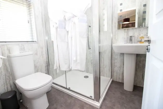 Luxury Apart Daire, Banyolu/Duşlu (With Hot Tub)