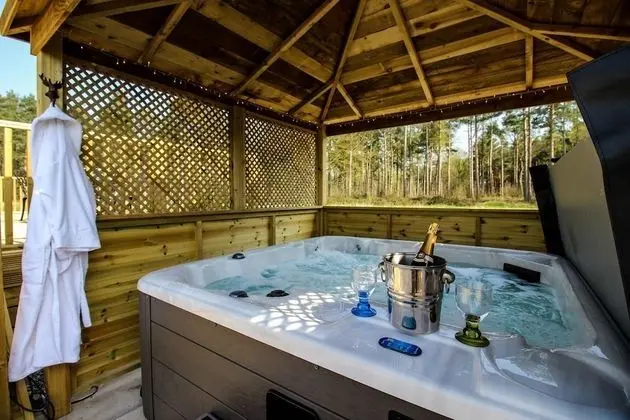 Luxury Apart Daire, Banyolu/Duşlu (With Hot Tub)