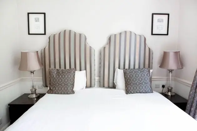 Standard Tek Büyük Yataklı Oda