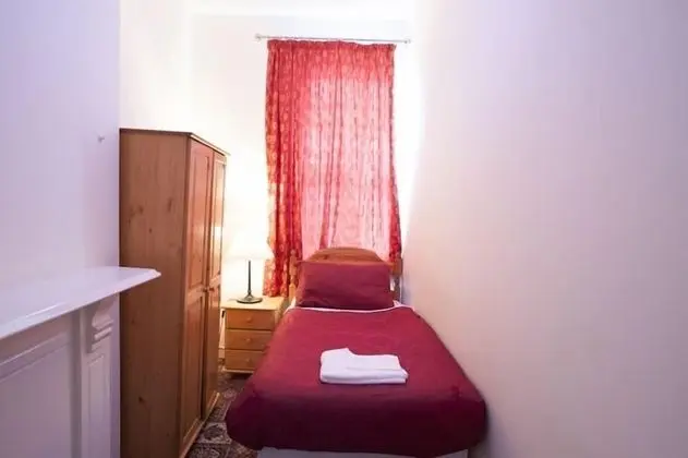 Tek Kişilik Oda, Ortak Banyo
