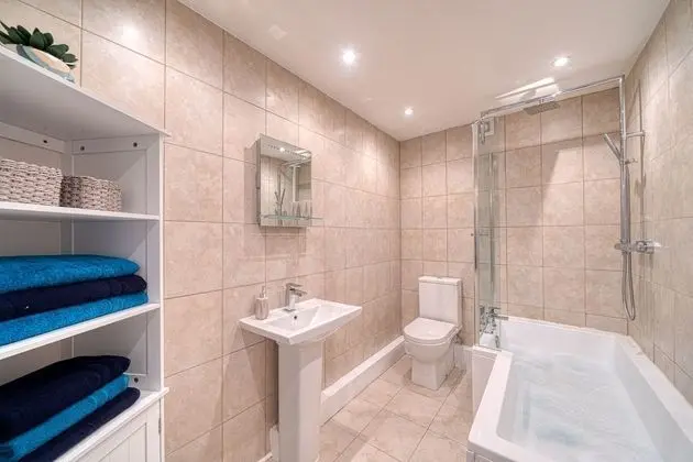 Deluxe Kır Evi, Banyolu/Duşlu