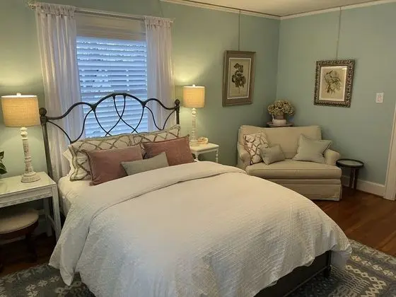 The Cottage Room