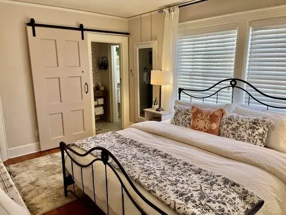 The Farmhouse Room