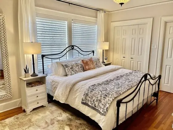 The Farmhouse Room