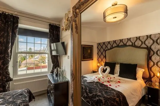 Standard Tek Büyük Yataklı Oda (Room 4)
