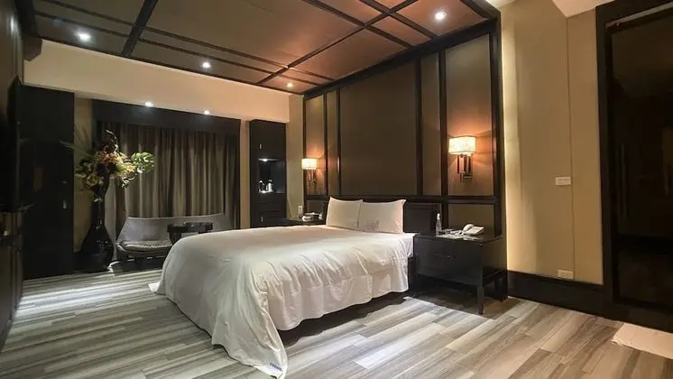 Deluxe Tek Büyük Yataklı Oda