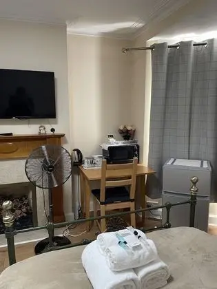 Classic Büyük Yataklı Tek Kişilik Oda