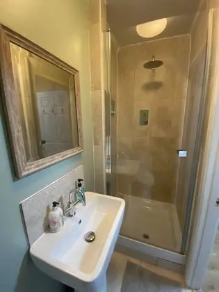 Classic Büyük Yataklı Tek Kişilik Oda