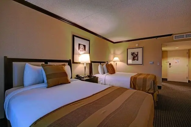 Standard Oda (2 Double Beds)