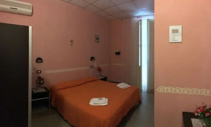 Tek Büyük veya İki Ayrı Yataklı Oda