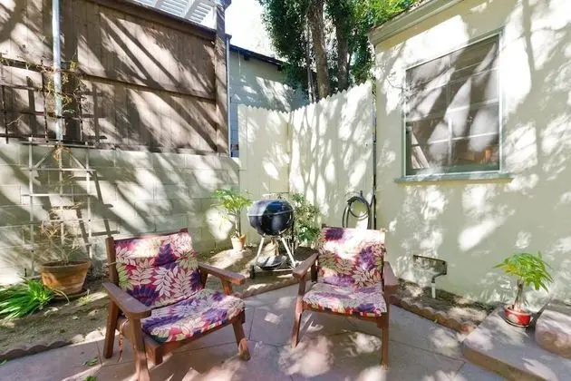 Ev, Birden Çok Yatak (Hollywood Hills  "Canyon Breezes" ! -)