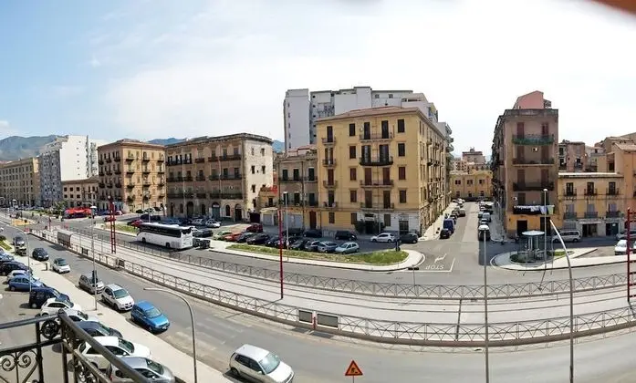 Deluxe Tek Büyük Yataklı Oda, Balkon (THE DUCHESS)