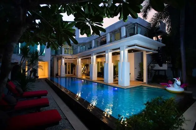 5-Bedroom Villa with Private Pool and Jacuzzi