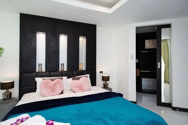 5-Bedroom Villa with Private Pool and Jacuzzi