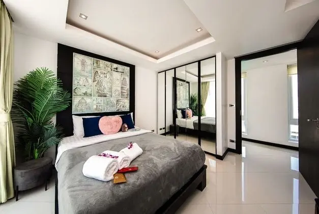 5-Bedroom Villa with Private Pool and Jacuzzi