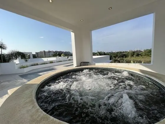 5-Bedroom Villa with Private Pool and Jacuzzi