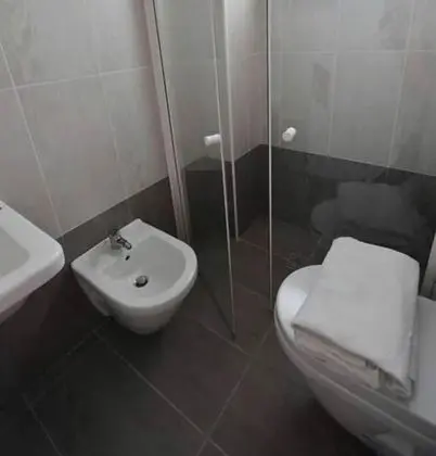 Üç Kişilik Oda, Balkon