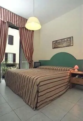 Economy Büyük Yataklı Tek Kişilik Oda