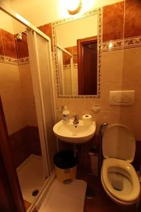 Economy Büyük Yataklı Tek Kişilik Oda