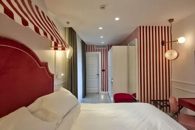 Comfort Tek Büyük veya İki Ayrı Yataklı Oda, Engellilere Uygun