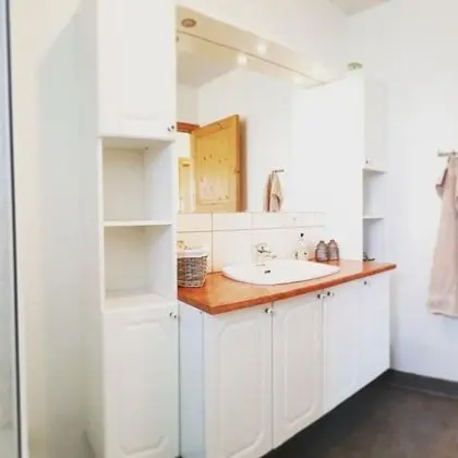 Tek Büyük Yataklı Oda, Ortak Banyo (B)