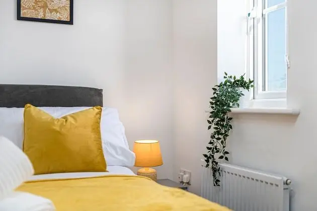 Ev, Özel Banyo (Modern New Build House)