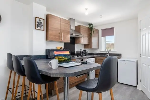 Ev, Özel Banyo (Modern New Build House)