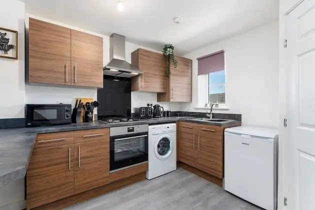Ev, Özel Banyo (Modern New Build House)