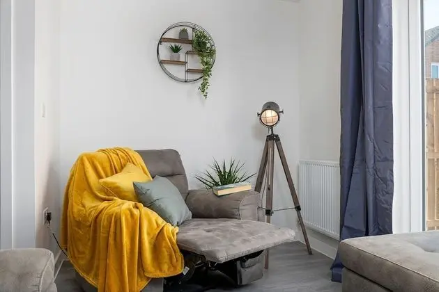 Ev, Özel Banyo (Modern New Build House)