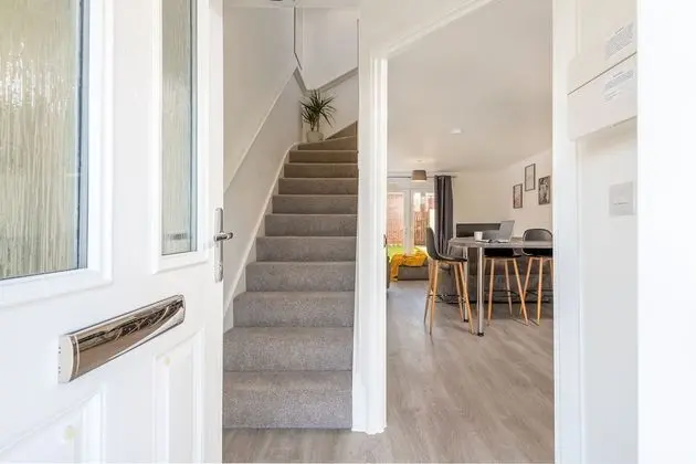 Ev, Özel Banyo (Modern New Build House)