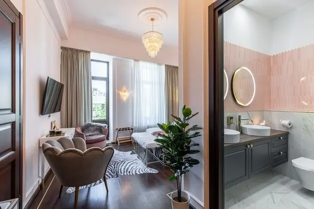 Deluxe Süit, 1 En Büyük (King) Boy Yatak, Balkon, Şehir Manzaralı