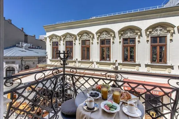 Deluxe Süit, 1 En Büyük (King) Boy Yatak, Balkon, Şehir Manzaralı
