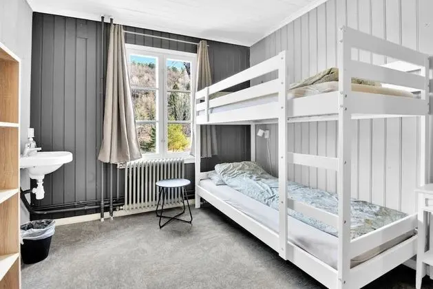 Basic Tek Büyük Yataklı Oda