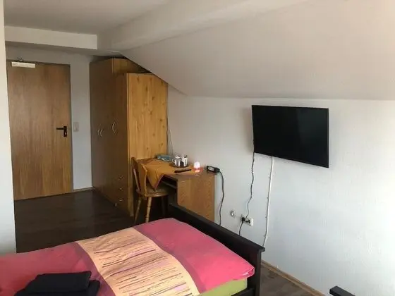 Tek Büyük Yataklı Oda