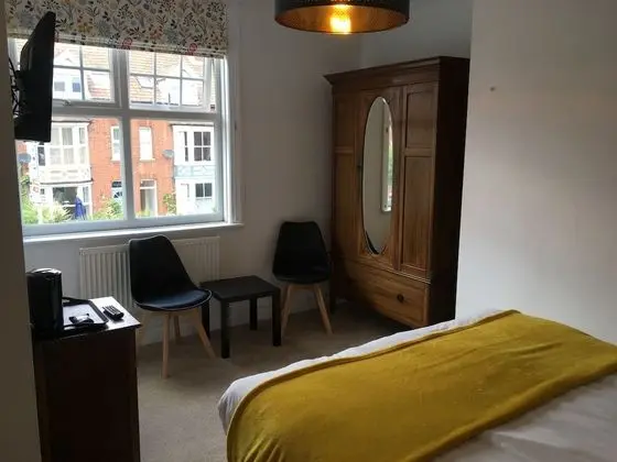 Tek Büyük veya İki Ayrı Yataklı Oda (King or twin room)