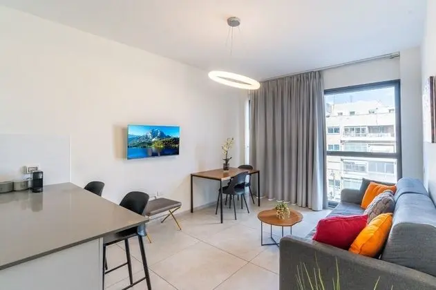 Deluxe Apartment 10