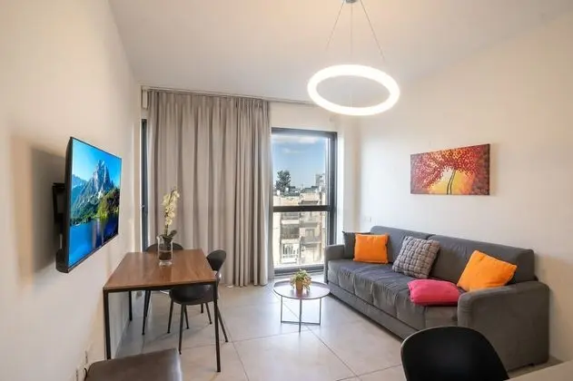 Deluxe Apartment 10