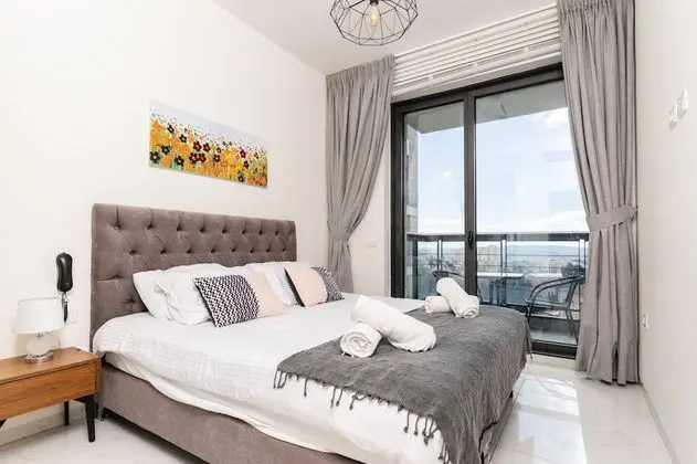 Luxury Apartment 28