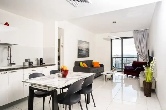 Luxury Apartment 28