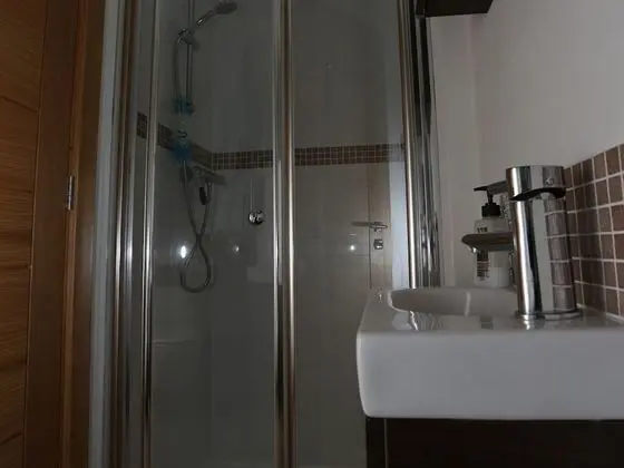 Standard Tek Büyük Yataklı Oda, Banyolu/Duşlu