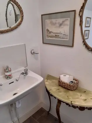 Üç Kişilik Oda (with Private External Bathroom)