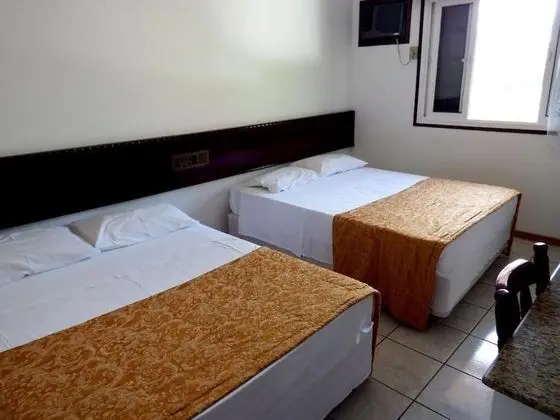 Üç Kişilik Oda (Casal)